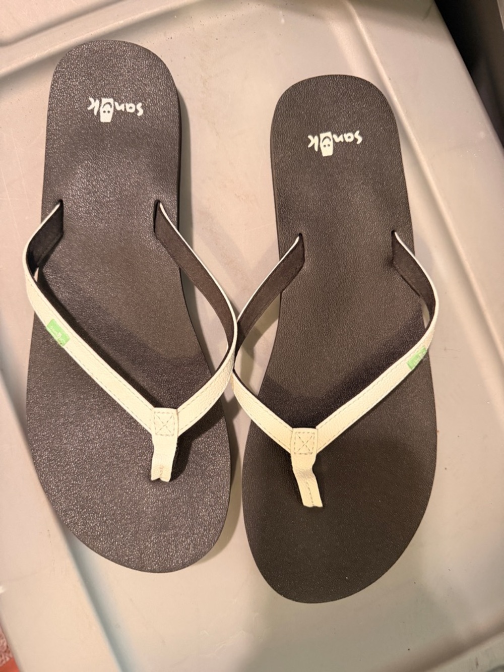 Sanuk White and Black Flip Flop with Green Logo Tab - Picture 3 of 5